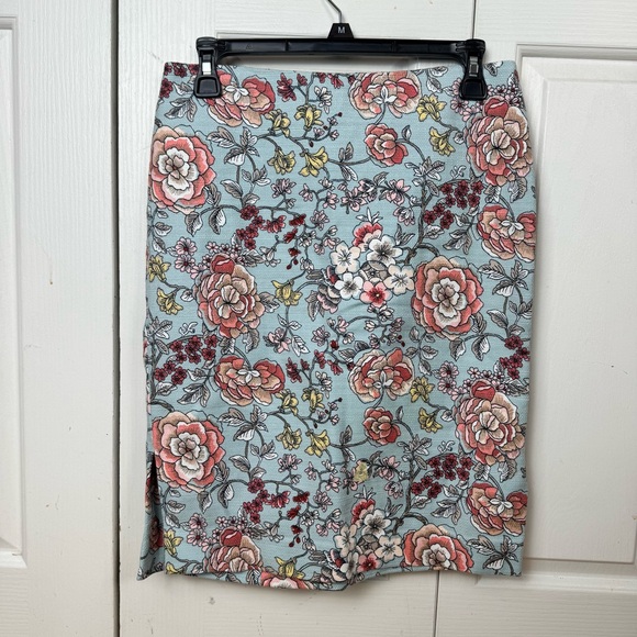 LOFT Dresses & Skirts - NWT LOFT Blue Floral Pencil Skirt